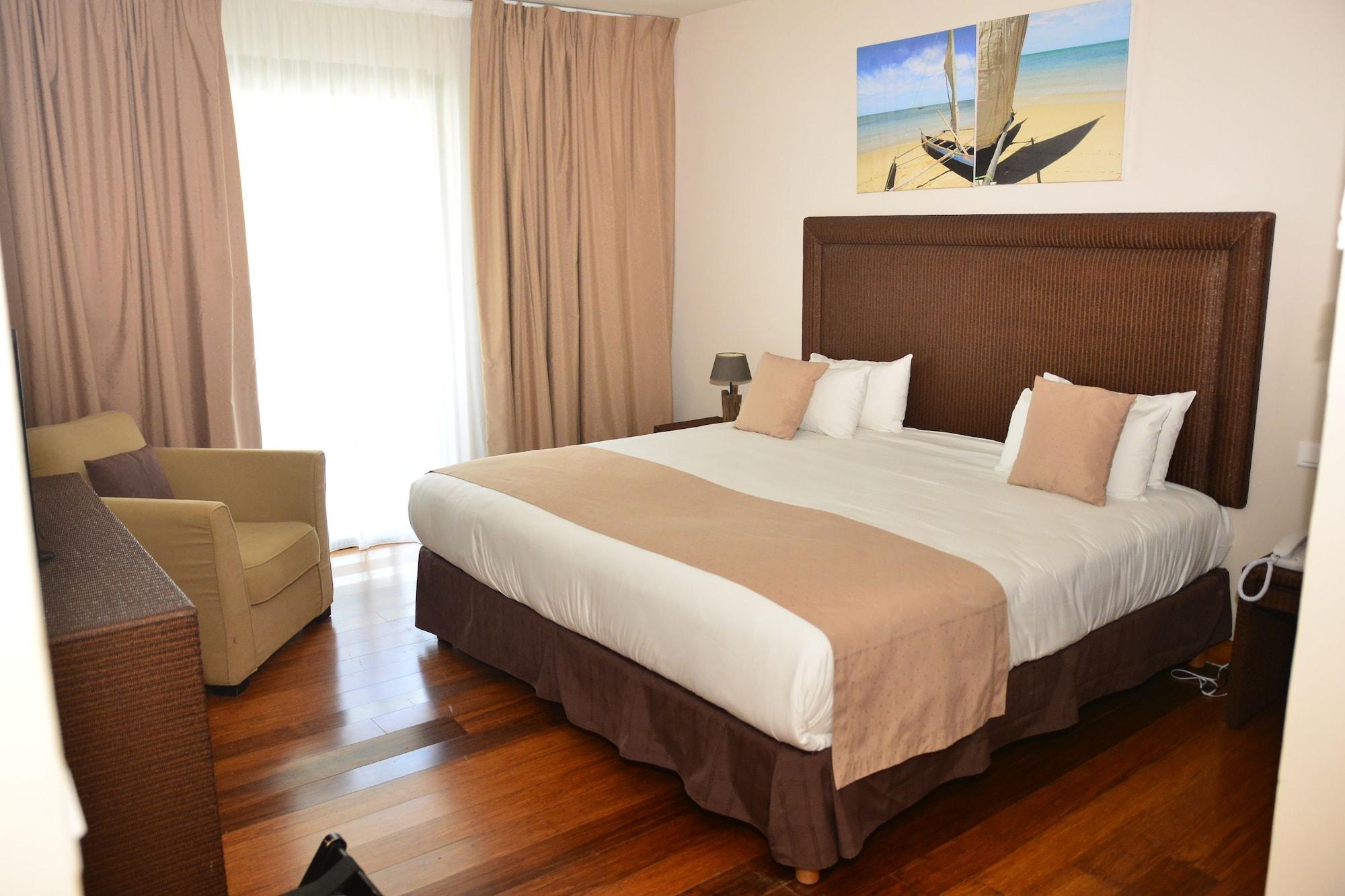 Hotel Fleur D'Epee เลอโกซิเยร์ ภายนอก รูปภาพ