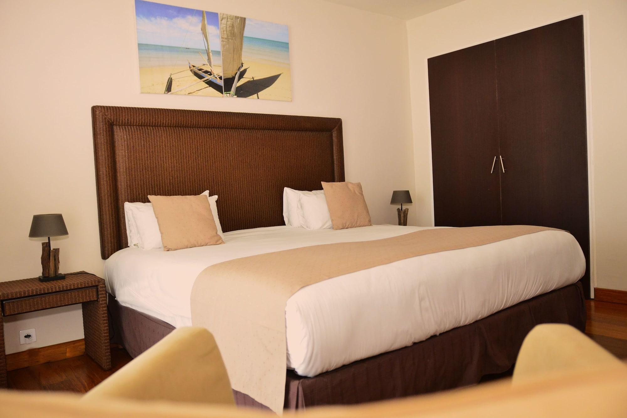 Hotel Fleur D'Epee เลอโกซิเยร์ ภายนอก รูปภาพ