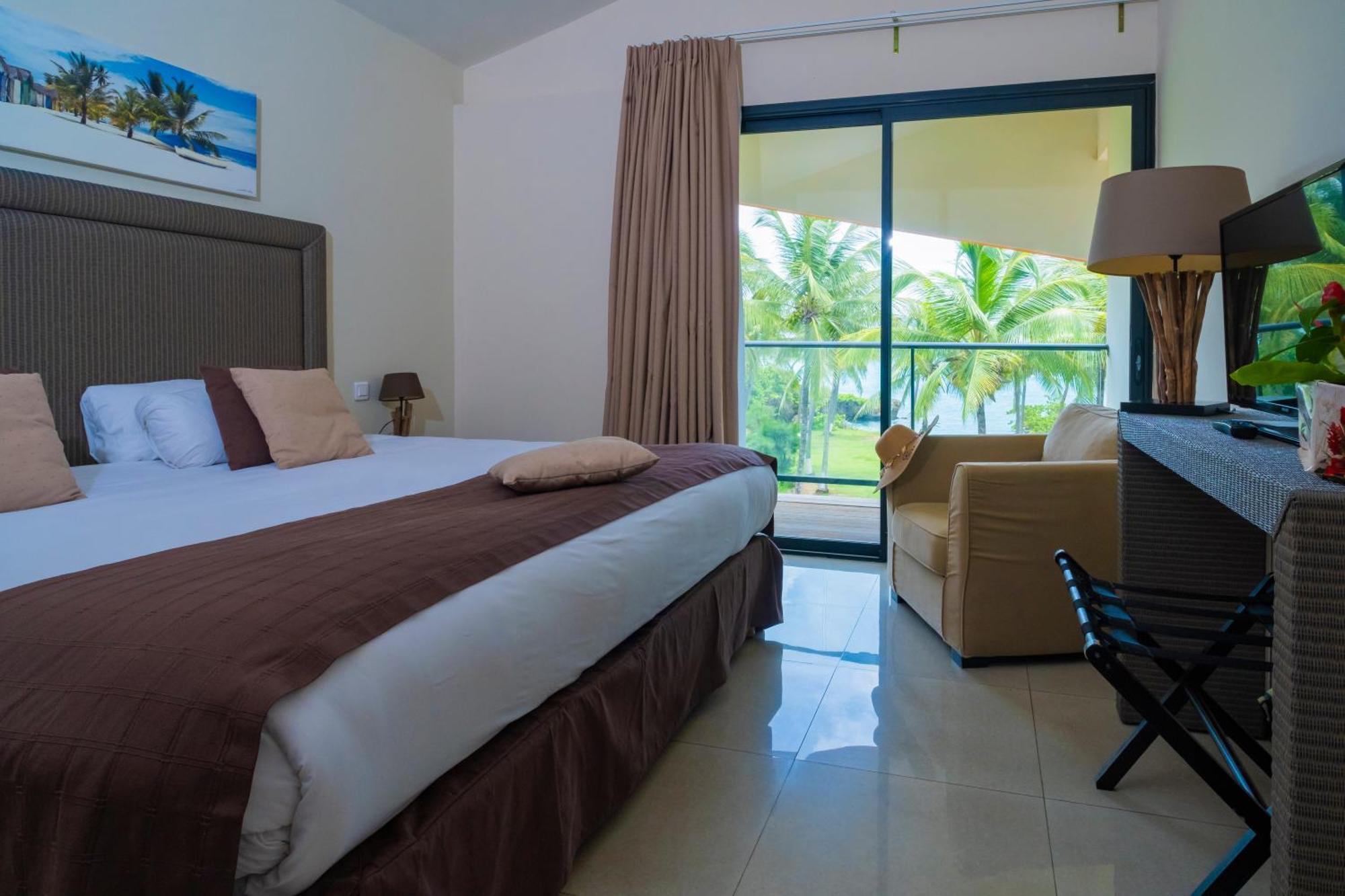 Hotel Fleur D'Epee เลอโกซิเยร์ ภายนอก รูปภาพ