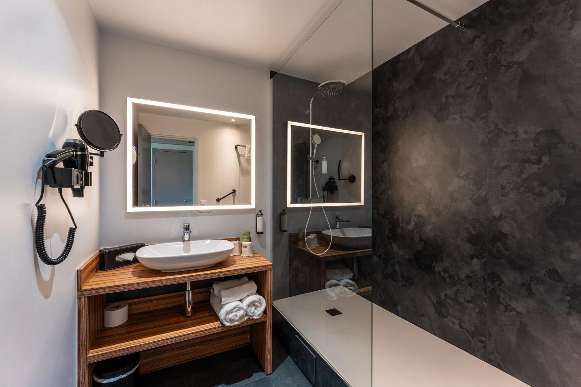 Hotel Fleur D'Epee เลอโกซิเยร์ ภายนอก รูปภาพ
