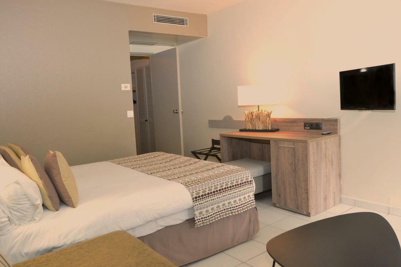 Hotel Fleur D'Epee เลอโกซิเยร์ ภายนอก รูปภาพ
